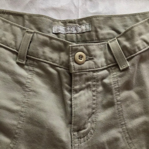 Shorts - Picture 2 of 3